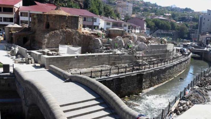 Bitlis’te tarihi yapılar yeniden hayat buluyor