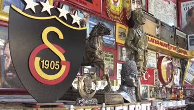 Bu kahvehanede Galatasaray’ı eleştirmek ve Fenerbahçe forması yasak