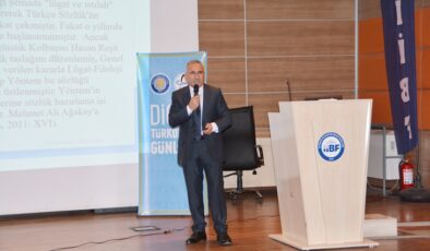 ”Dicle Türkoloji Günleri” paneli yapıldı