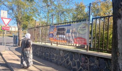 Diyanet, Diyarbakır’da Umre Afişlerini Astı