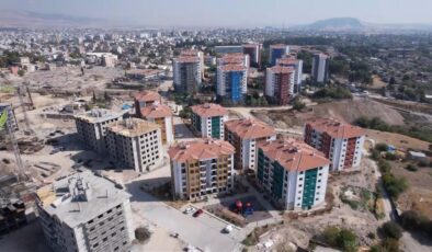 Depremzede Adıyamanlılar kentsel dönüşüm konutlarına taşındı