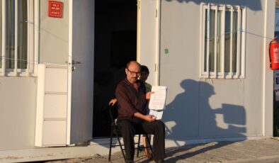 Depremzede sazan sarmalı yöntemiyle otomobilini kaybetti