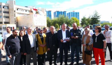 Diyarbakır’da işten çıkarılan işçilerin eylemi sürüyor