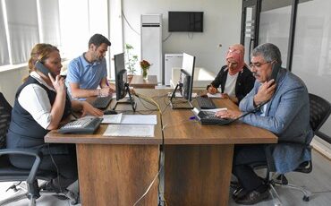 Eş Başkanlar Çağrı Merkezinde yurttaşları dinledi
