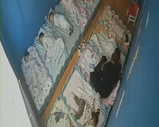 Gaziantep’te kreşte 21 aylık bebeğe şiddet anı kamerada