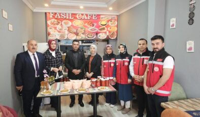 Girişimci anne sosyal destekle kafe açtı, yöresel ürünler satıyor