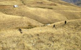 Hakkari’de araç şarampole yuvarlandı