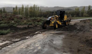 Iğdır’da selin kapattığı yollar ulaşıma açıldı