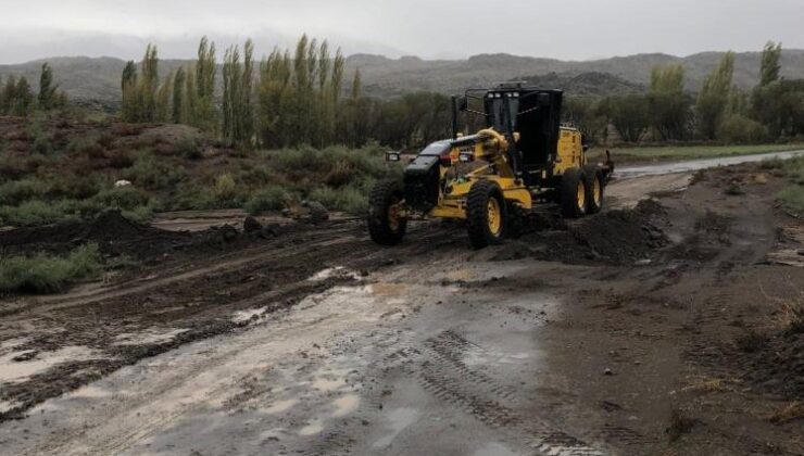 Iğdır’da selin kapattığı yollar ulaşıma açıldı