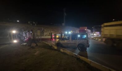 İki aracın çarpıştığı kazada 1 kişi öldü, 7 kişi yaralandı