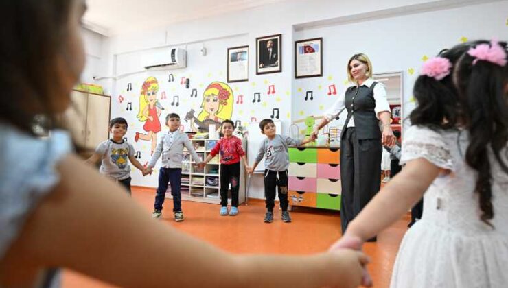 Kadın öğretmenin dokunuşuyla köy okulu kolej havasına büründü