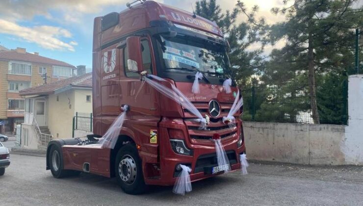 Kadın tır şoförü düğün arabası olarak tırını süsledi