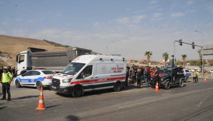 Kamyonun çarptığı motosikletin sürücüsü öldü