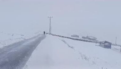 Kar nedeniyle yaylada mahsur kalan çoban kurtarıldı