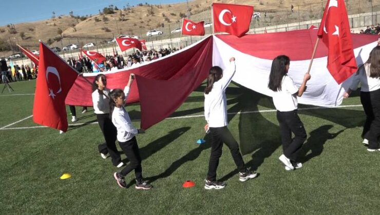 Kulp’ta Cumhuriyet’in 101. Yılı Kutlandı
