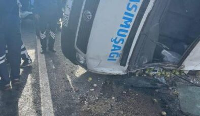 Malatya’da minibüs devrildi: 17 yaralı