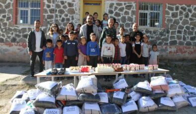 Malazgirt’te öğretmenlerden çocuklara destek
