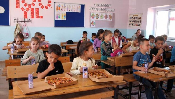Mardin’de 65 öğrenci ilk kez pizza tattı