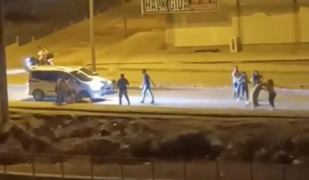 Mardin’de kadınlar arasında taşlı sopalı kavga