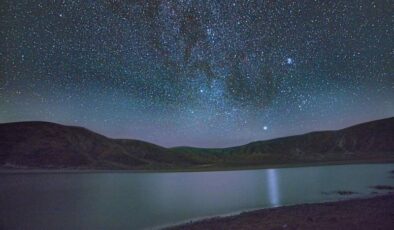 Nemrut’ta yıldızlarla göllerin büyüleyici buluşması