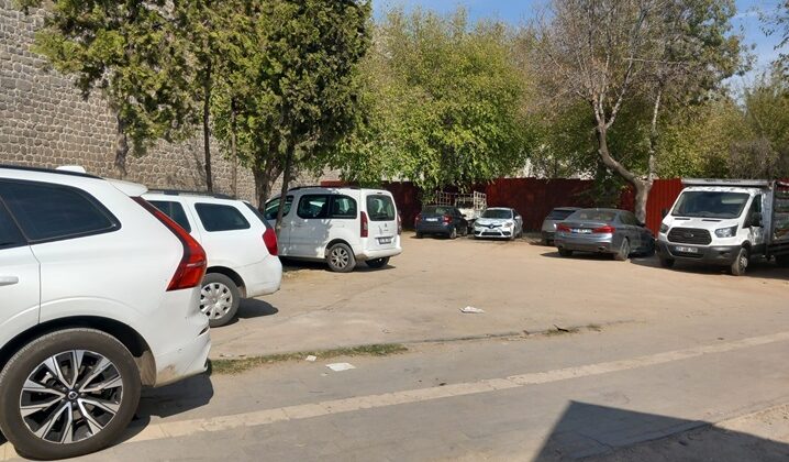 Sur dipleri araç parkına döndü