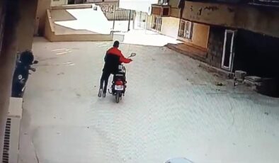 Şanlıurfa’da kameraların önünde bisiklet hırsızlığı