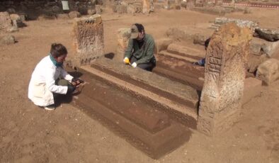 Selçuklu Meydan Mezarlığı’nda 6 yeni sanduka mezar bulundu