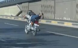 Motosiklet üzerinde tehlikeli hareket