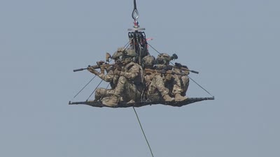 TEKNOFEST Adana’da nefes kesen havadan tahliye gösterisi