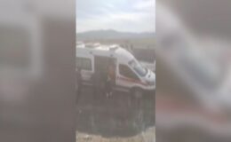 Traktörle kamyonetin çarpıştığı kazada 3 kişi yaralandı