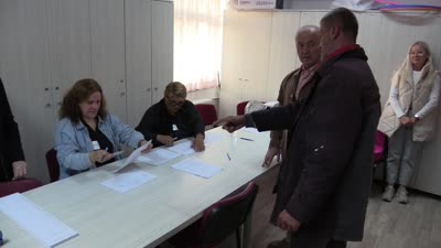 Trakya’da yaşayan çifte vatandaşlar, Bulgaristan’daki seçimler için oy kullanmaya başladı