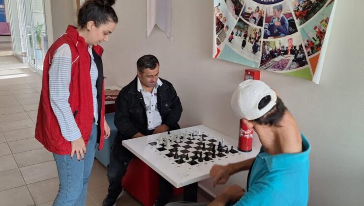 Tunceli’de engelli bireylere satranç turnuvası düzenlendi