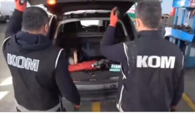 Van’da lüks araçta 290 kaçak cep telefonu yakalandı