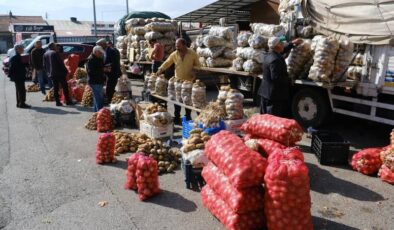 Vatandaşların kışlık patates ve soğan hazırlığı sürüyor