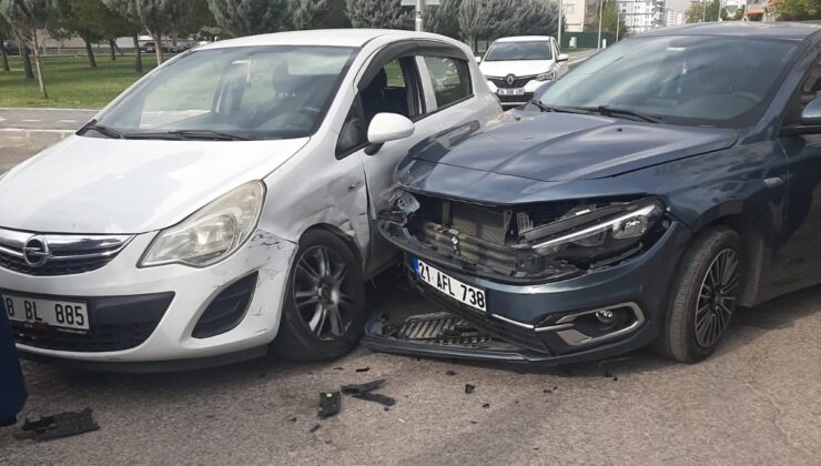 Diyarbakır’da maddi hasarlı kaza meydana geldi