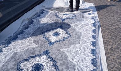 Kira fiyatı artınca yol üstüne taşındı