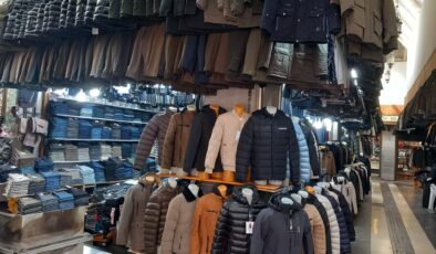 Havalar soğudu kışlıklar tezgahlarda yer aldı