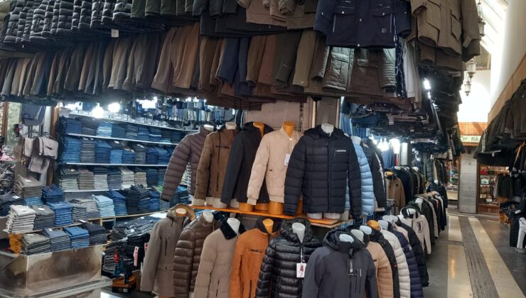 Havalar soğudu kışlıklar tezgahlarda yer aldı