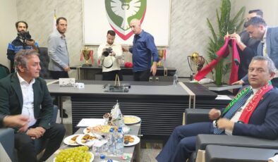 CHP Genel Başkanı Özel’den, Amedspor’a ziyaret