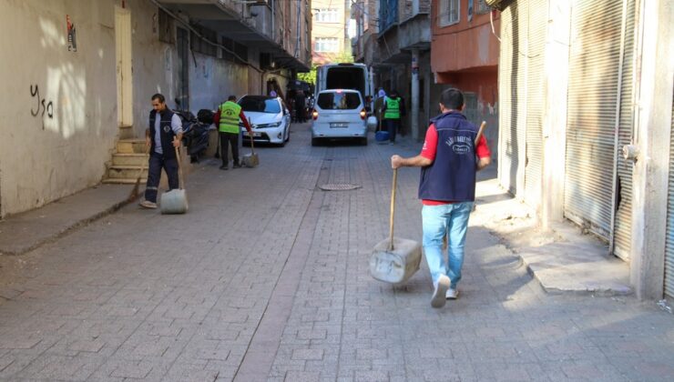 Bağlar’da mahalle mahalle temizlik çalışmaları devam ediyor