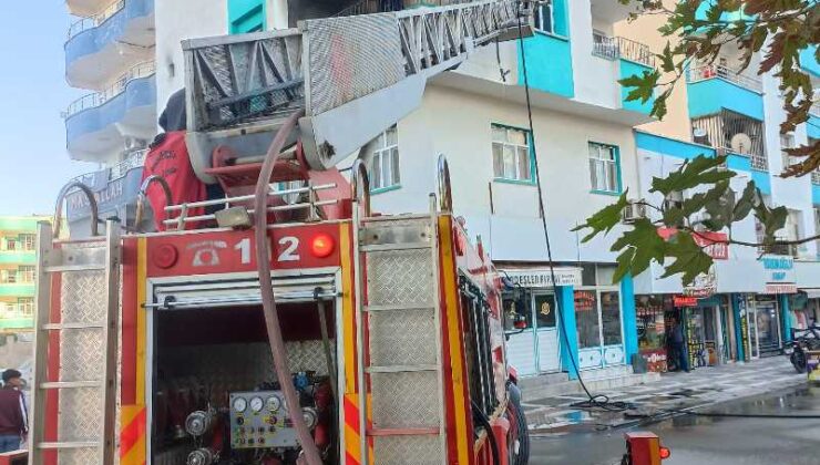 Yangında mahsur kalan çocuklar battaniyeye atlayarak kurtuldu