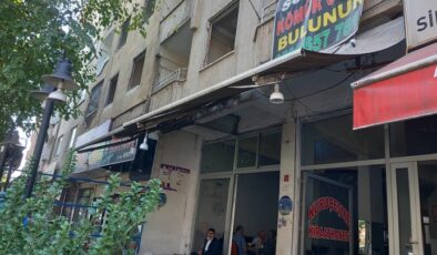 Ağır hasarlı kahvehane