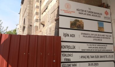 Tarihi camilerinin restorasyon işlemleri devam ediyor