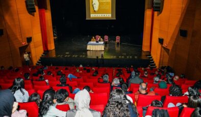 Şair ve yazar Cegerxwîn anıldı