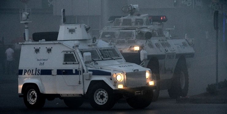 Cizre’de polis ekiplerine el yapımı patlayıcı atan 2 şüpheli yakalandı