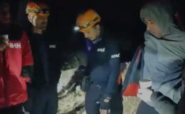 Dağda mahsur kalan genci arama kurtarma ekipleri kurtardı