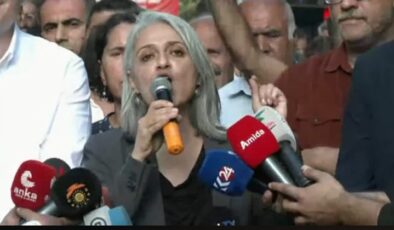 Miting için toplanan DEM Partililer basın açıklaması yaptıktan sonra dağıldı