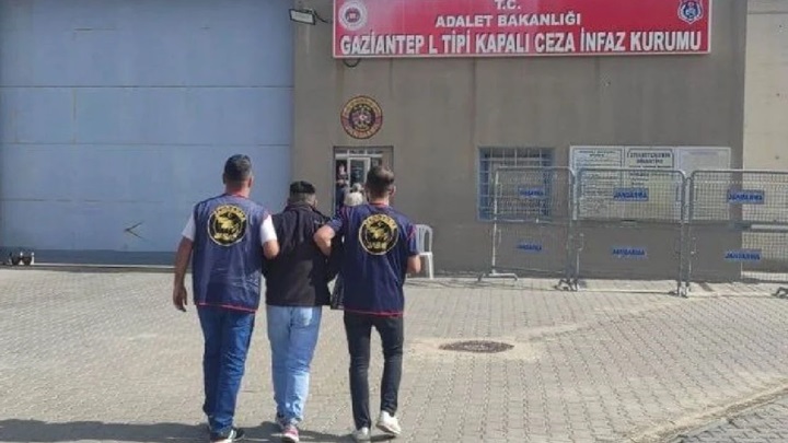 Kesinleşmiş hapis cezası bulunan 2 şüpheli yakalandı