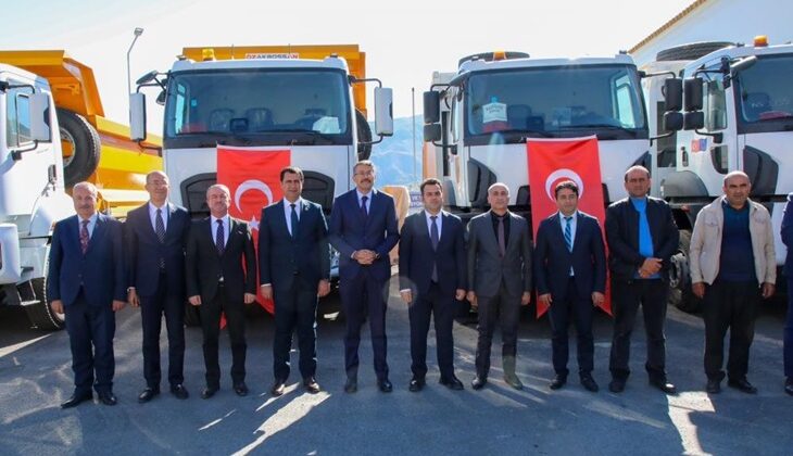 Hakkari’de temizlikte kullanılacak 37 araç alındı