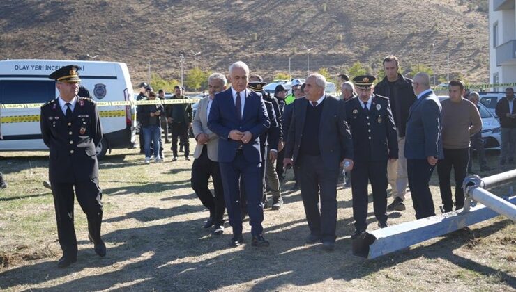 Muş Valisi Ani Çakır tren kazasının olduğu bölgeye gitti